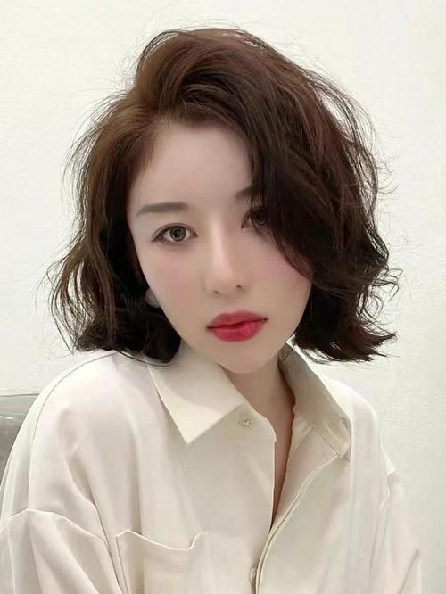大美女下海兼职了