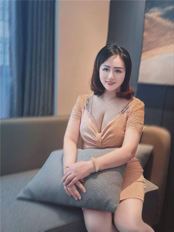 巨乳翘臀少妇御姐