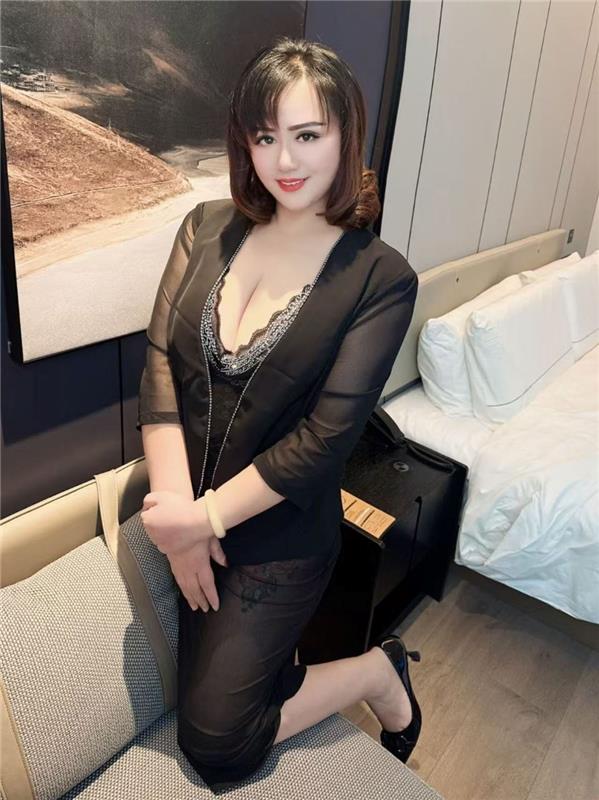 巨乳翘臀少妇御姐