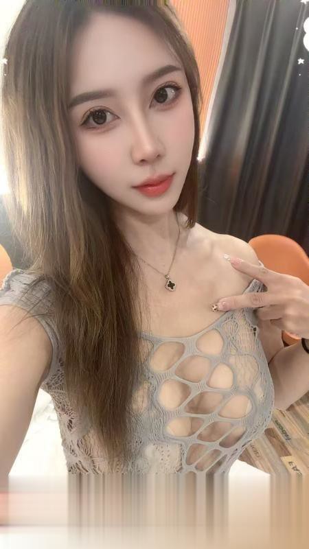 万家丽大胸御姐